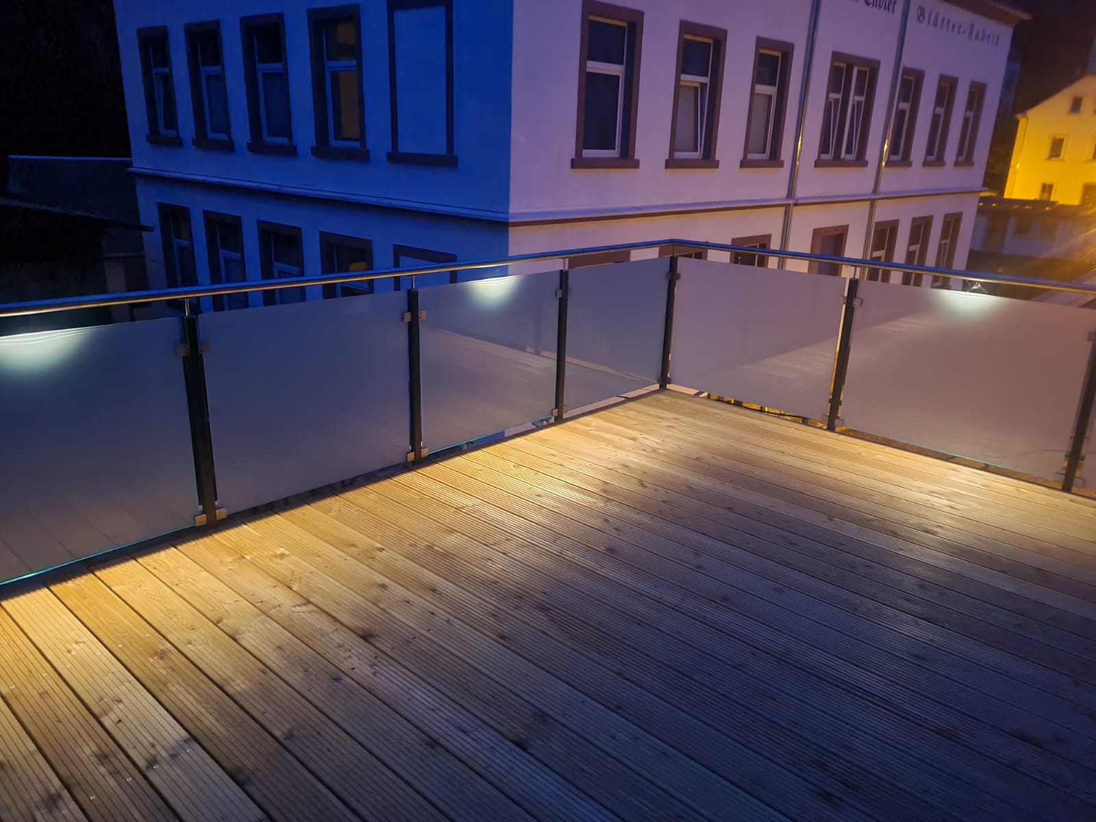 Terrassen & Balkone durch stabilen Stahlbau Terrassen & Balkone durch stabilen Stahlbau